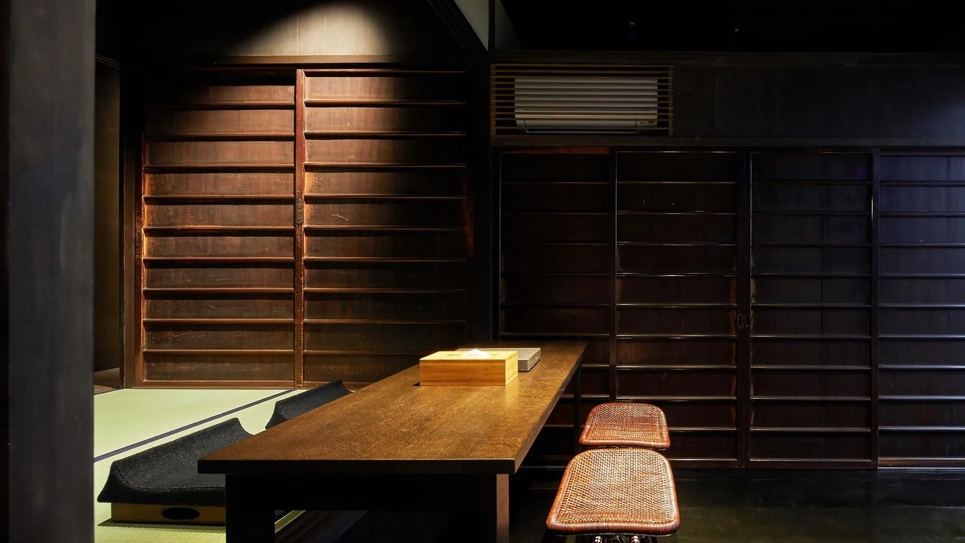 Yadoru Kyoto Hanare Kagami No Yado
